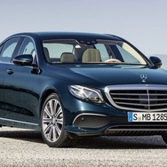メルセデスベンツ Eクラスセダン 新型の PHV、E350 e