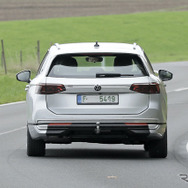 VW パサート 次期型プロトタイプ（スクープ写真）