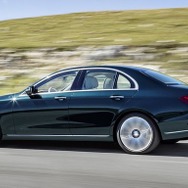 メルセデスベンツ Eクラスセダン 新型の PHV、E350 e