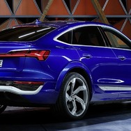 アウディ SQ8 e-tron スポーツバック