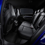 アウディ SQ8 e-tron スポーツバック