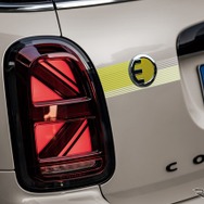 MINI クロスオーバー アルバートブリッジエディションPHEV