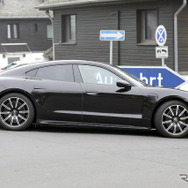 ポルシェ タイカン 改良新型プロトタイプ（スクープ写真）