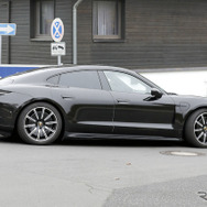 ポルシェ タイカン 改良新型プロトタイプ（スクープ写真）