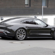 ポルシェ タイカン 改良新型プロトタイプ（スクープ写真）