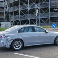 メルセデスベンツ Eクラス 次期型プロトタイプ（スクープ写真）