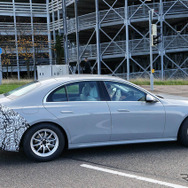 メルセデスベンツ Eクラス 次期型プロトタイプ（スクープ写真）