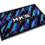 HKSプレミアムグッズ2022年冬シリーズにHKSロゴ入りオイルカラー「ドアマット」が新登場
