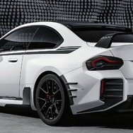 BMW M2 新型の「Mパフォーマンスパーツ」装着車