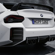 BMW M2 新型の「Mパフォーマンスパーツ」装着車