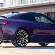 BMW M4 コンペティション・クーペ の「Mパフォーマンスパーツ」装着車