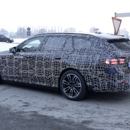 BMW i5 ツーリング プロトタイプ（スクープ写真）