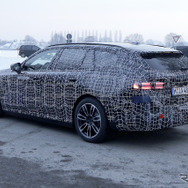 BMW i5 ツーリング プロトタイプ（スクープ写真）