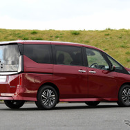 日産 セレナ LUXION e-POWER