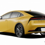 トヨタ プリウス Z（HEV・2WD）（マスタード）