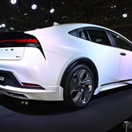 プリウス モデリスタ ELEGANT ICE STYLE（東京オートサロン2023）