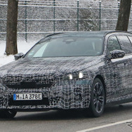 BMW i5ツーリング プロトタイプ（スクープ写真）