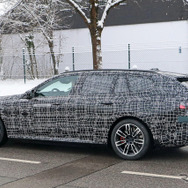 BMW i5ツーリング プロトタイプ（スクープ写真）
