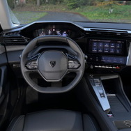 プジョー 308SW Blue HDi 130（海外仕様）