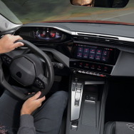 プジョー 308SW Blue HDi 130（海外仕様）