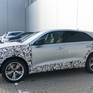 アウディ Q8 改良新型プロトタイプ（スクープ写真）