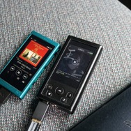 音楽プレイヤーとしてはDAPやスマホなど、手持ちのプレイヤーをすべて車内で利用できる環境を作った。