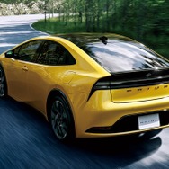 トヨタ プリウス Z（PHEV・2WD）（マスタード）＜オプション装着車＞