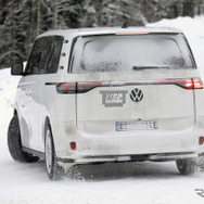 VW ID.BUZZ ロングホイールベースのプロトタイプ（スクープ写真）