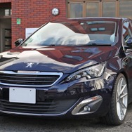 ホームオーディオの音を車内で再現するのではなく、クルマならではの音楽の楽しみ方を追求するのがテーマとなった。