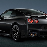 日産 GT-R ブラックエディション