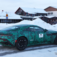 アストンマーティン DB11 後継モデルのプロトタイプ（スクープ写真）