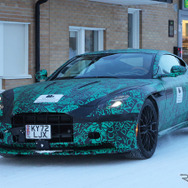 アストンマーティン DB11 後継モデルのプロトタイプ（スクープ写真）