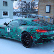 アストンマーティン DB11 後継モデルのプロトタイプ（スクープ写真）