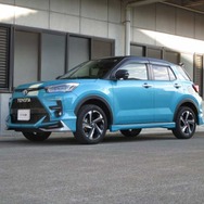 TOYOTAライズハイブリッド用DEVIDE UP210実装例