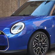 MINI ハッチバックEV（スクープ写真）