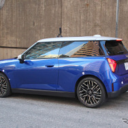 MINI ハッチバックEV（スクープ写真）