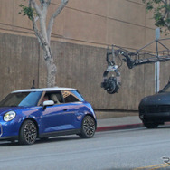 MINI ハッチバックEV（スクープ写真）
