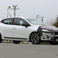 ルノー ルーテシア 改良新型プロトタイプ（スクープ写真）