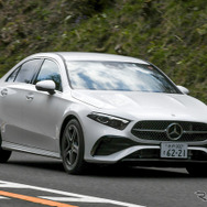 メルセデスベンツ A180セダン