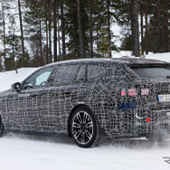 BMW i5ツーリング M60 プロトタイプ（スクープ写真）