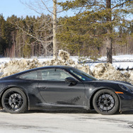 ポルシェ 911 GTS 改良新型プロトタイプ（スクープ写真）