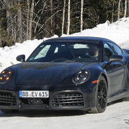 ポルシェ 911 GTS 改良新型プロトタイプ（スクープ写真）