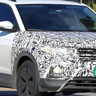VW T-Cross 改良新型プロトタイプ（スクープ写真）