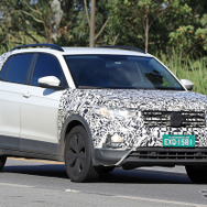 VW T-Cross 改良新型プロトタイプ（スクープ写真）