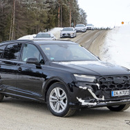 アウディ Q7 改良新型プロトタイプ（スクープ写真）