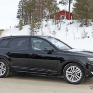 アウディ Q7 改良新型プロトタイプ（スクープ写真）