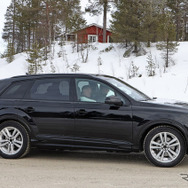 アウディ Q7 改良新型プロトタイプ（スクープ写真）