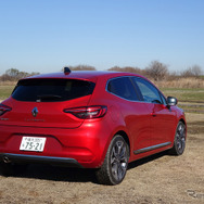 ルノー ルーテシア1.3TCe インテンスのリアビュー。