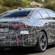 次期BMW 5シリーズ・セダン のEV版『i5』のプロトタイプ