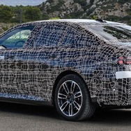 次期BMW 5シリーズ・セダン のEV版『i5』のプロトタイプ